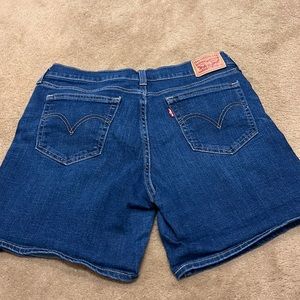 Nice and can make a cute simple outfit